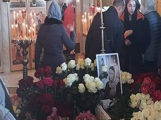 В Киеве простились с трагически погибшей женой священника УПЦ